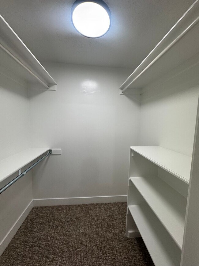 Building Photo - Beautiful Cottonwood Heights Duplex!