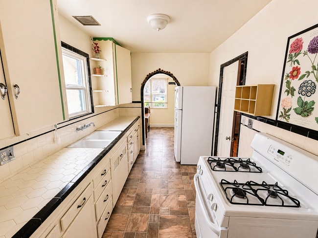 Building Photo - RARE Opportunity to Live on Mansion Avenue! Across the Street From CSUC