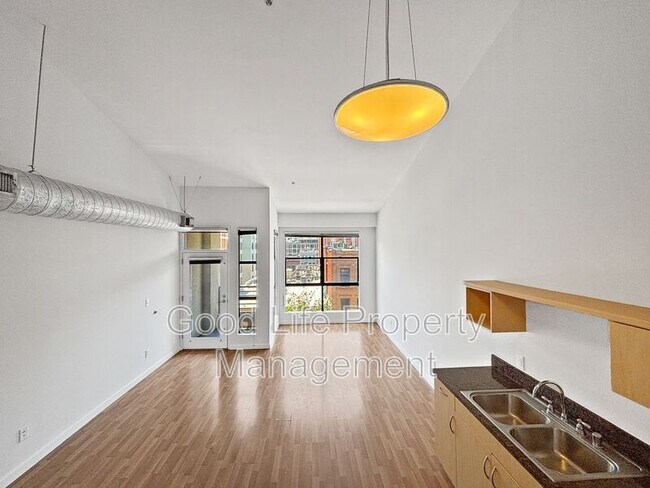 Building Photo - 777 Sixth Ave