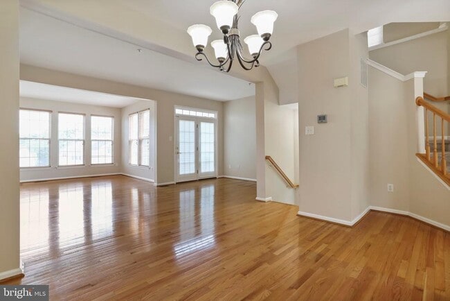 Building Photo - 8818 Papillon Dr