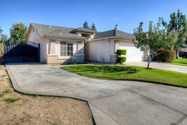 Building Photo - 5654 Violet Ave