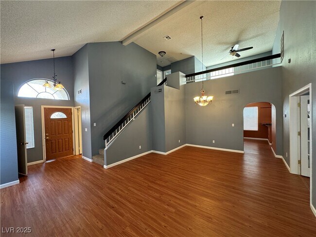 Building Photo - 10041 Dove Ridge Dr