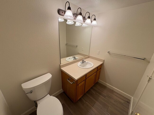 Building Photo - 2 Story Home Near Shopping Center Rent Ready!