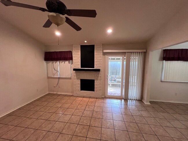 Building Photo - Stoneridge