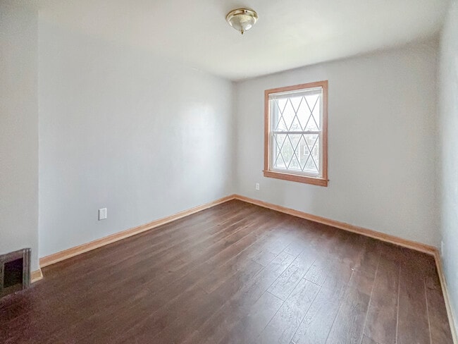 Building Photo - 5156 W 63rd Pl