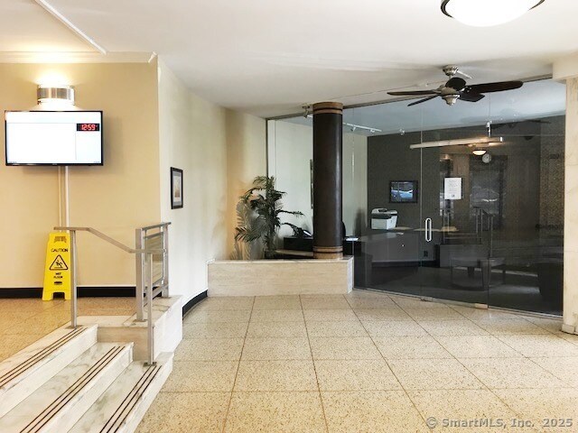 Building Photo - 91 Strawberry Hill Ave