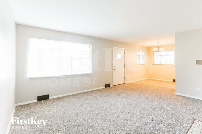 Building Photo - 2721 Bernadette Road