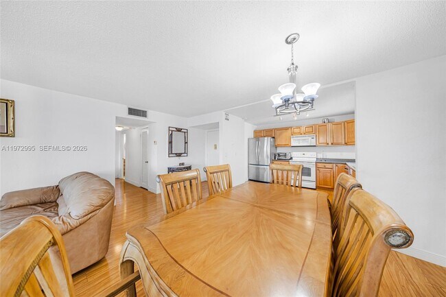 Building Photo - 1825 S Ocean Dr