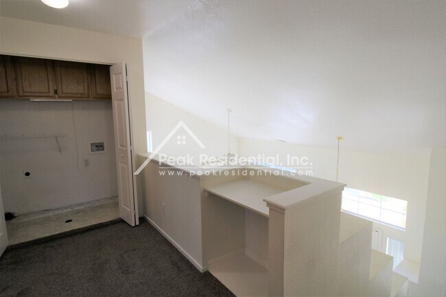 Building Photo - Very Nice 3bd/2.5ba Elk Grove House with 2 Car Garage!