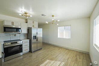 Building Photo - 1822 S 48th Way