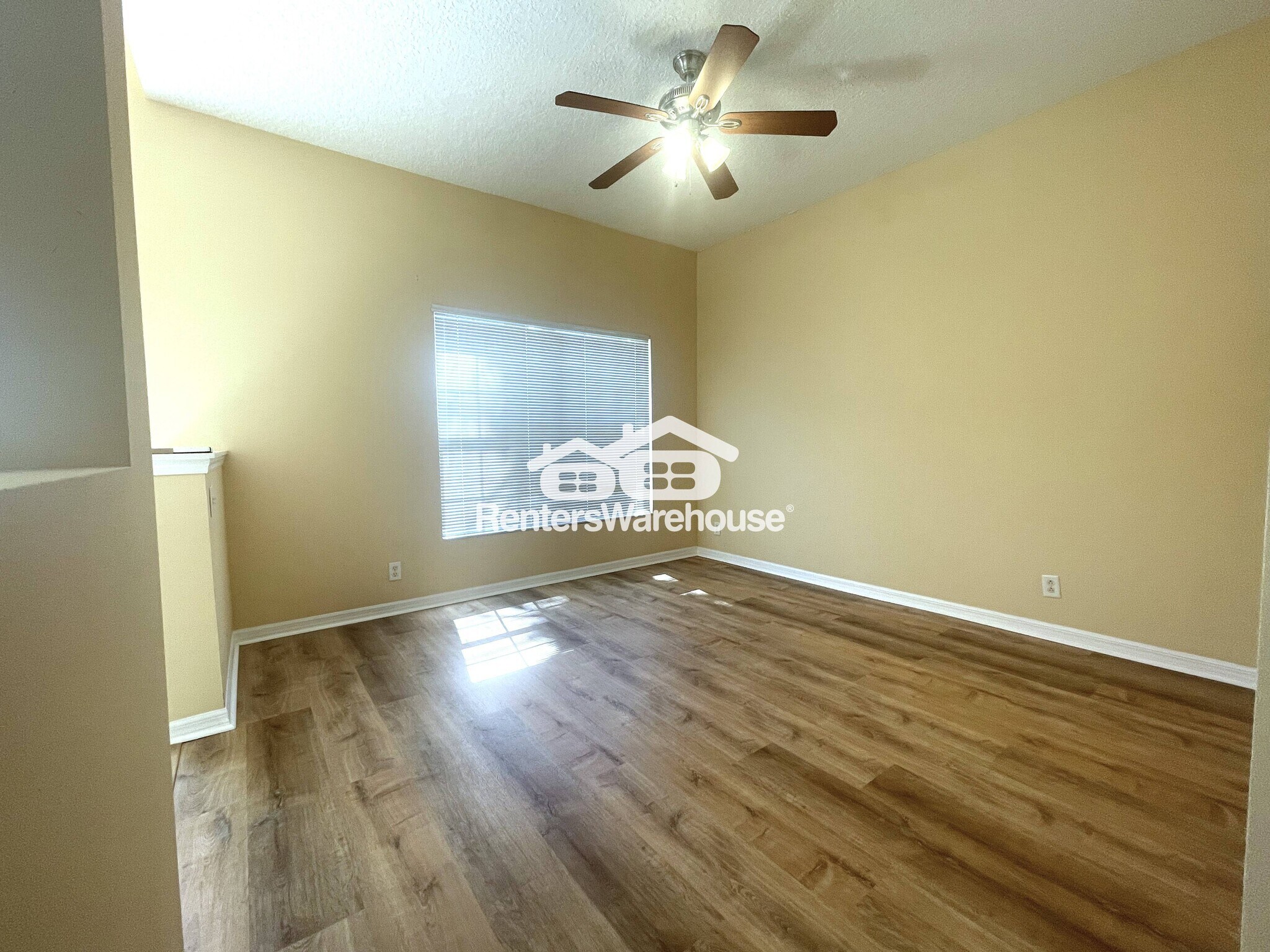 Building Photo - 884 Addison Dr NE