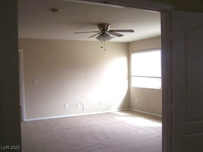 Building Photo - 283 Maddelena Ave