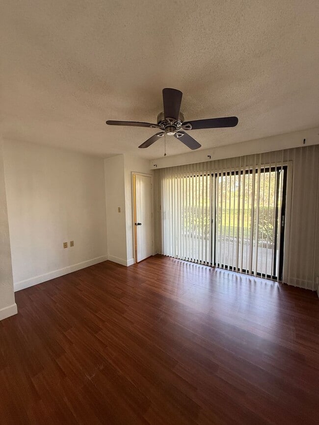 Building Photo - Beautiful 1-bedroom, 1-bath condo located in the Grenelefe community!