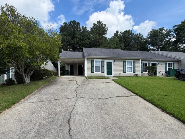 Building Photo - 104 Single Tree Ln