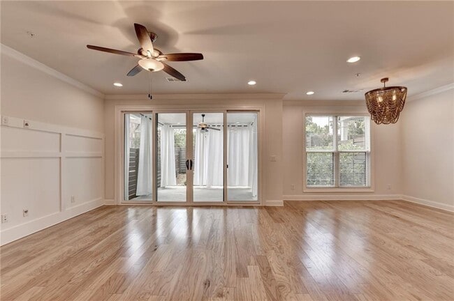Building Photo - 341 Bailey Walk