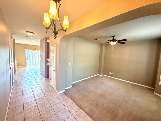 Building Photo - 842 Windhurst