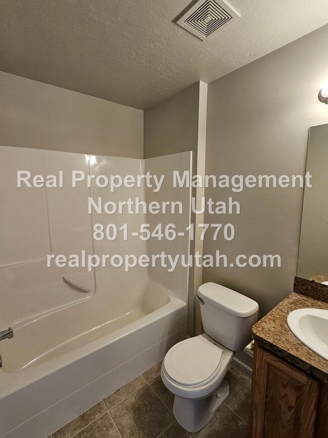Building Photo - 4 Bedroom 3 Bath Ogden Home Available