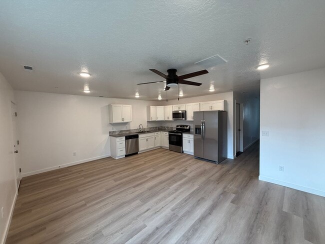 Building Photo - 5697 E Surfers Pt Ln