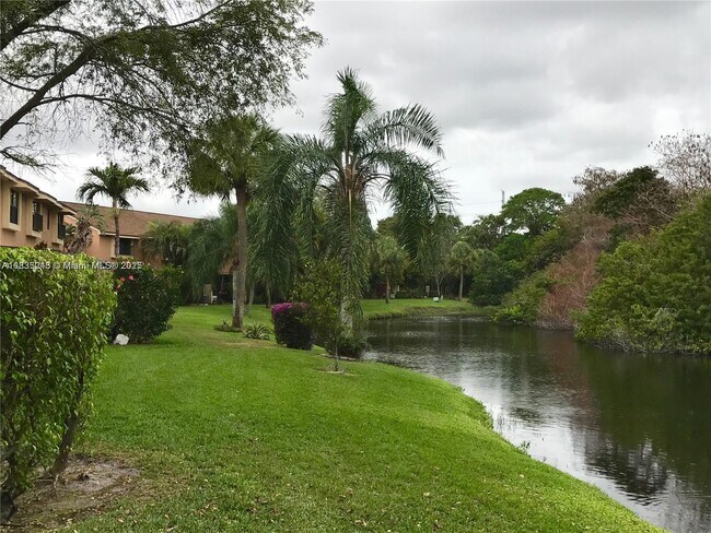 Building Photo - 3864 Carambola Cir N