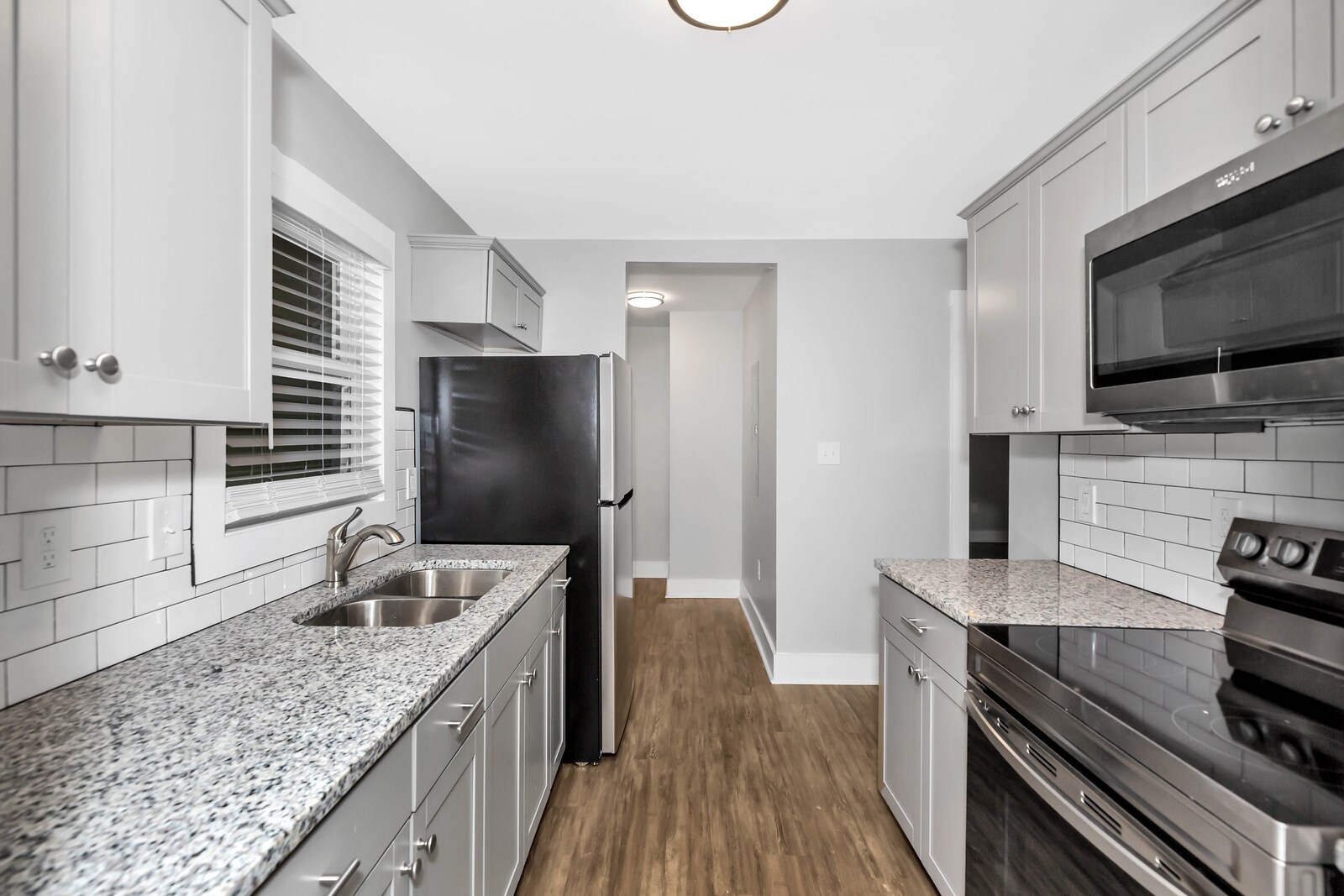 Building Photo - 3506 Oleander Rd SW