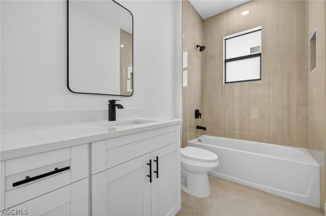 Building Photo - 208 Pembroke St