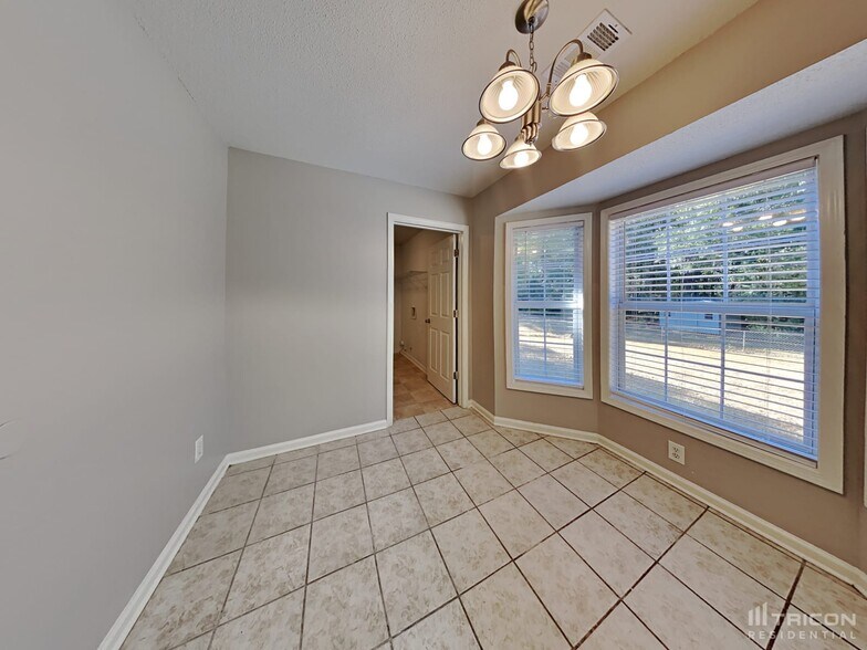 Building Photo - 3023 Ryan Rd