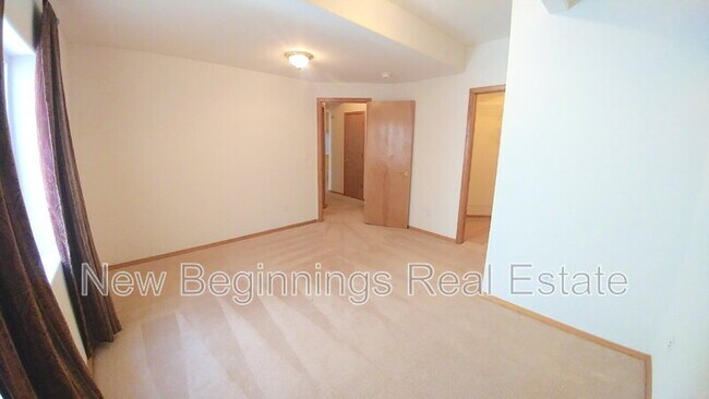 Building Photo - 4411 Hickory Hollow Dr