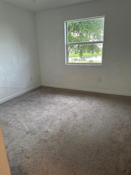 master bedroom - 1715 SE 27th Rd