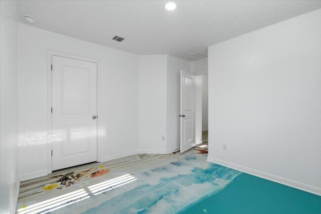 Building Photo - 19040 Kimberlite Dr