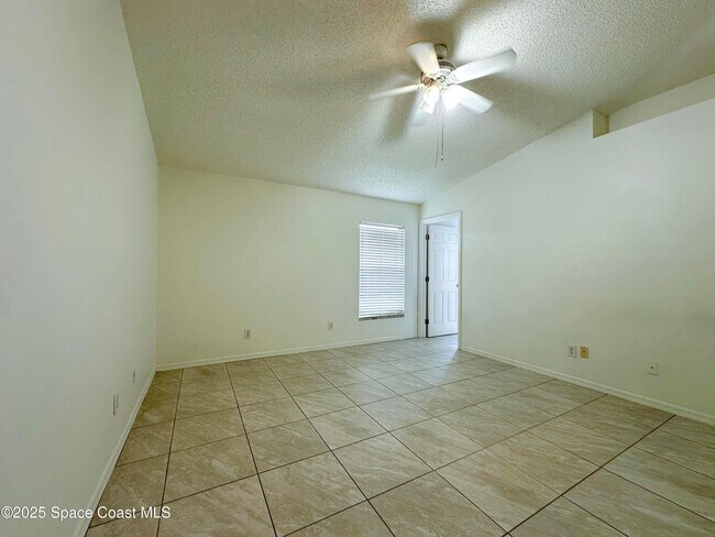 Building Photo - 2406 Deercroft Dr