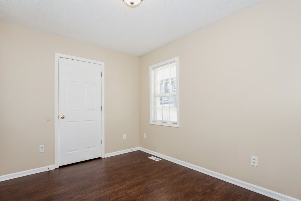 Building Photo - 103 Doree Ln