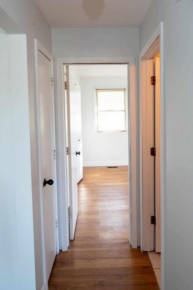 Building Photo - 152 Pierre Pl