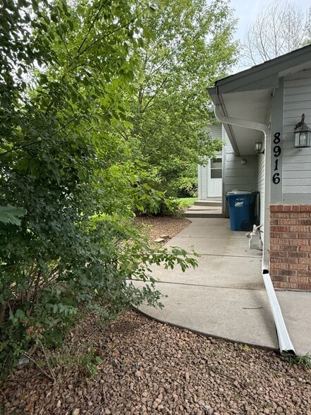 Building Photo - 8916 Magnolia Ln N