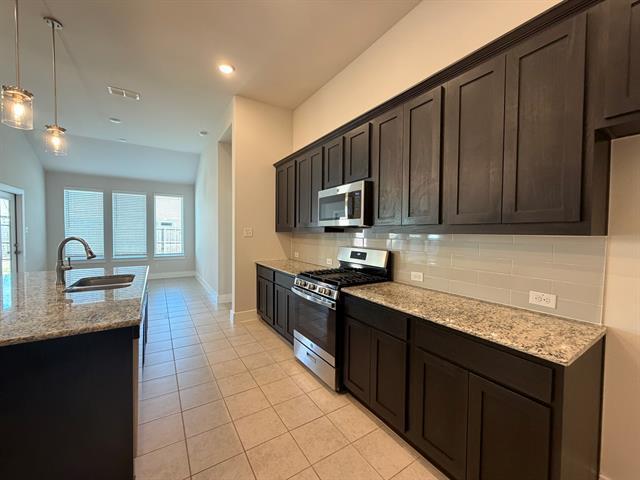 Building Photo - 613 Taylor Dr