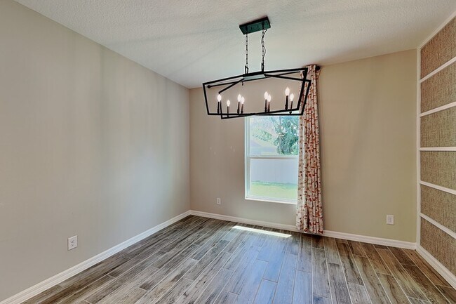 Building Photo - 15543 Waterleigh Cove Dr