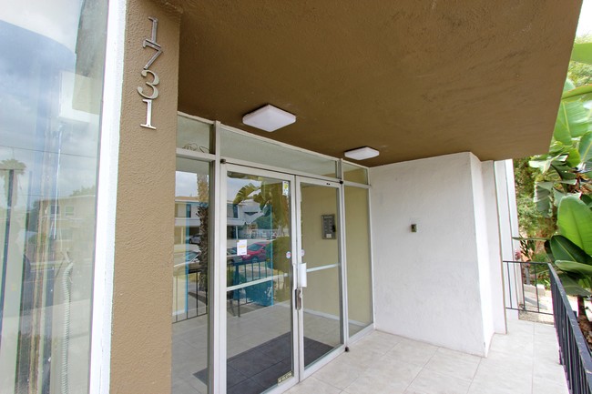 Building Photo - 1731 N Normandie Ave
