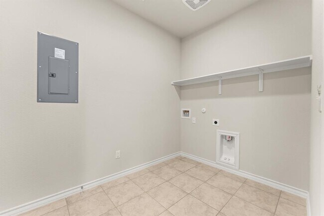 Building Photo - 740 Aliso Trail