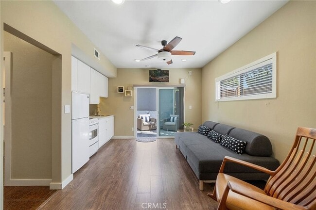 Building Photo - 215 Monterey Dr