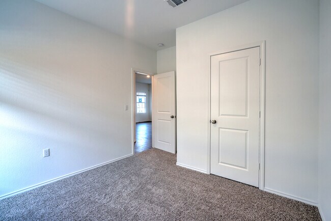 Building Photo - 14305 Sandrock Bnd