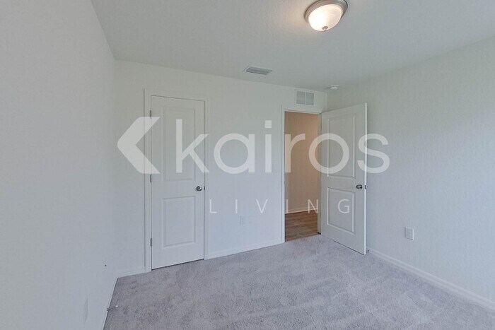Building Photo - 158 Snedeker St