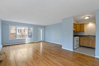Building Photo - 431 7th St