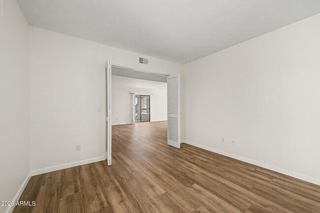 Building Photo - 5227 N 24th St
