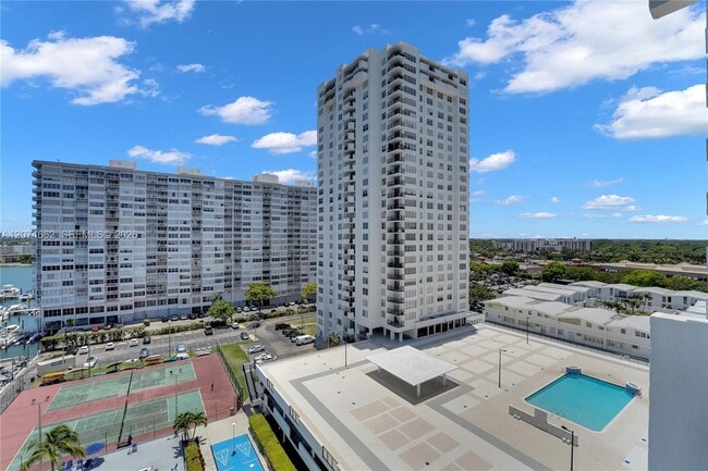 Building Photo - 2780 NE 183rd St