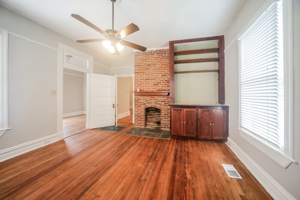 Building Photo - 2057 Vinton Ave