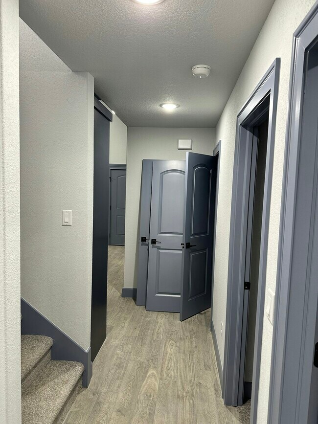 Building Photo - 3202 SW Lovely Ln