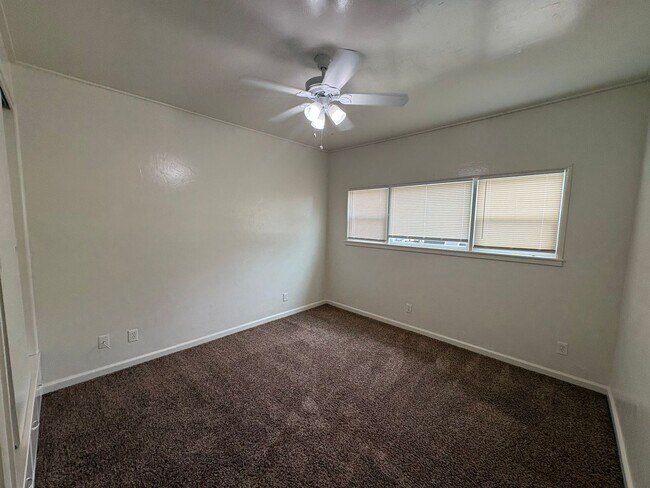 Building Photo - Charming Home for Rent Available Now!