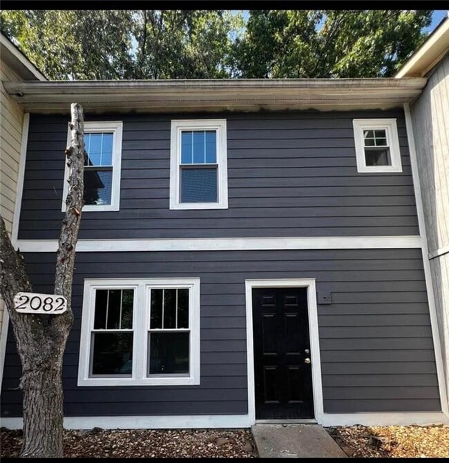 Building Photo - 2082 Lenoa Ln