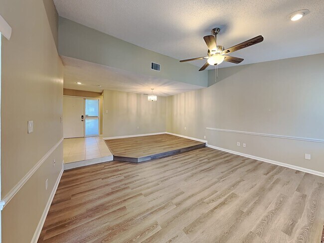 Building Photo - 951 Blueberry Hollow Ct