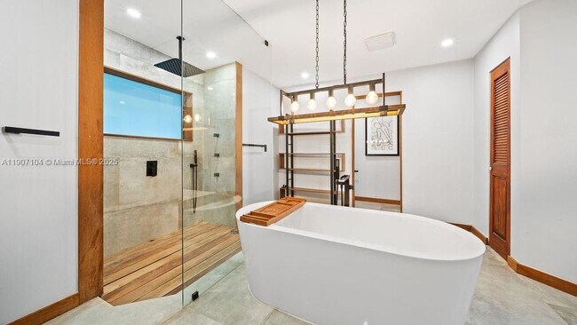 Building Photo - 5831 NW 81st Terrace