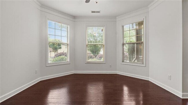 Building Photo - 2040 Bloomfield Ct
